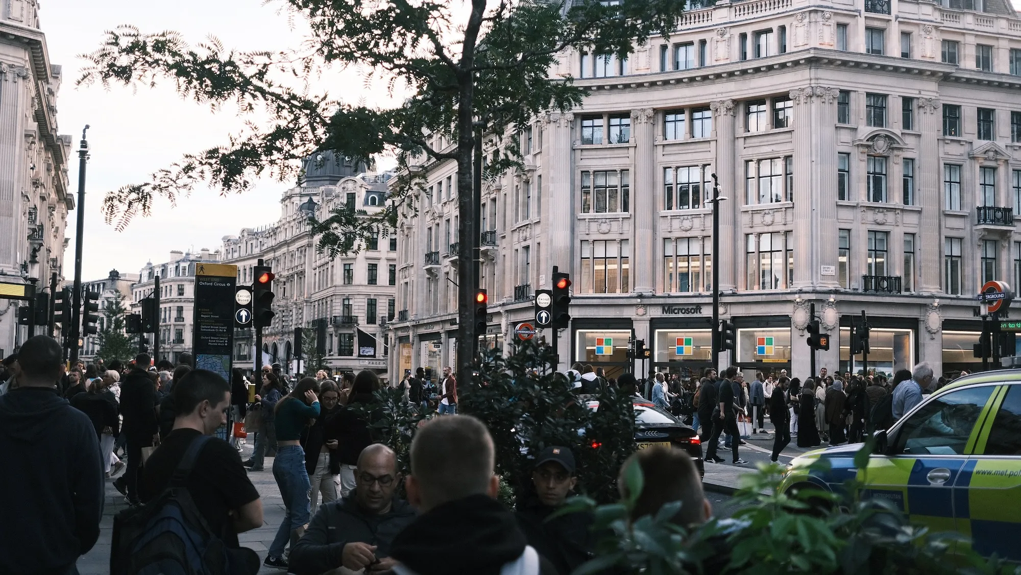 人の多いロンドン