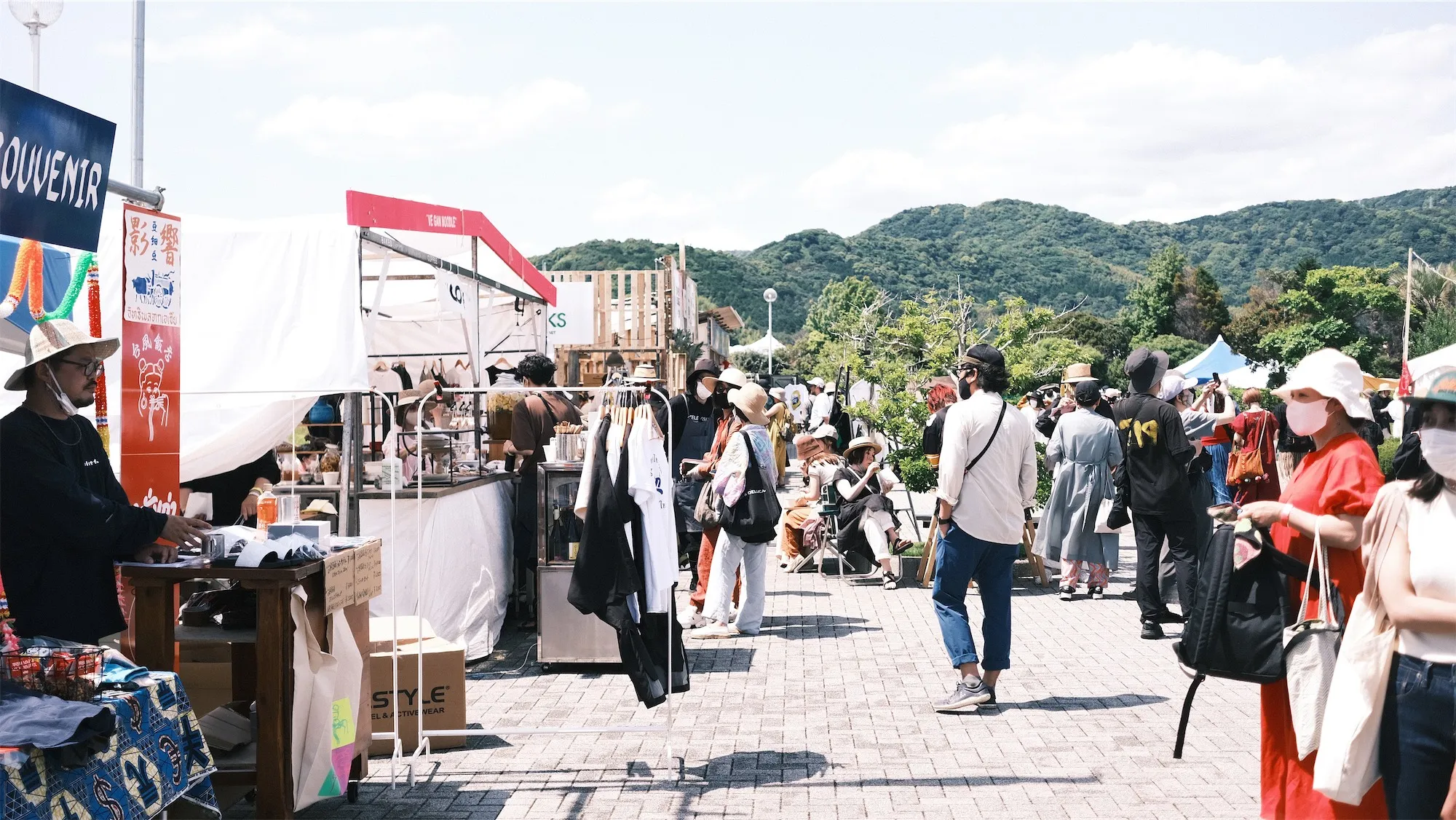 森道市場の写真その2。東京から出店している中華が美味しかった。