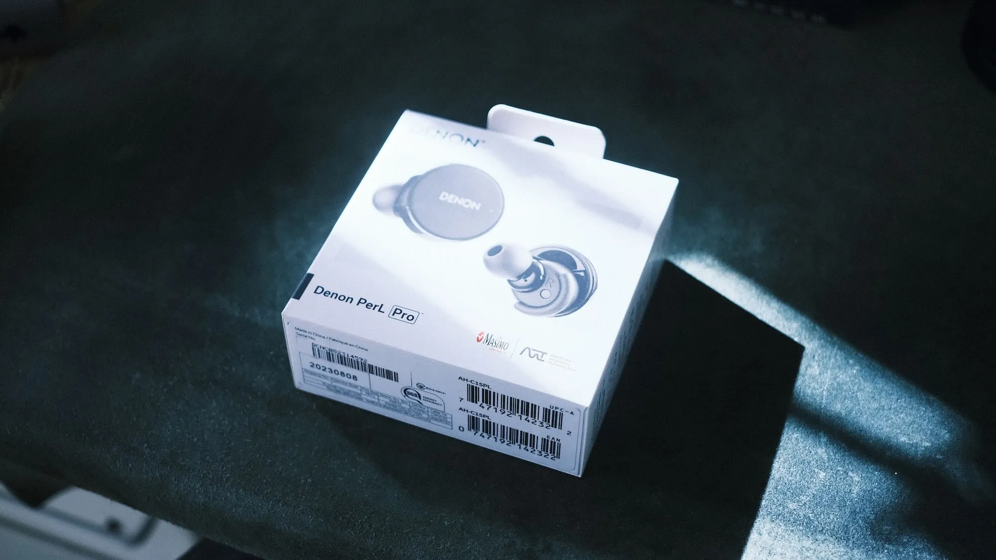 DENON Perl Proは少しでかいが、全然つけている分には気にならない