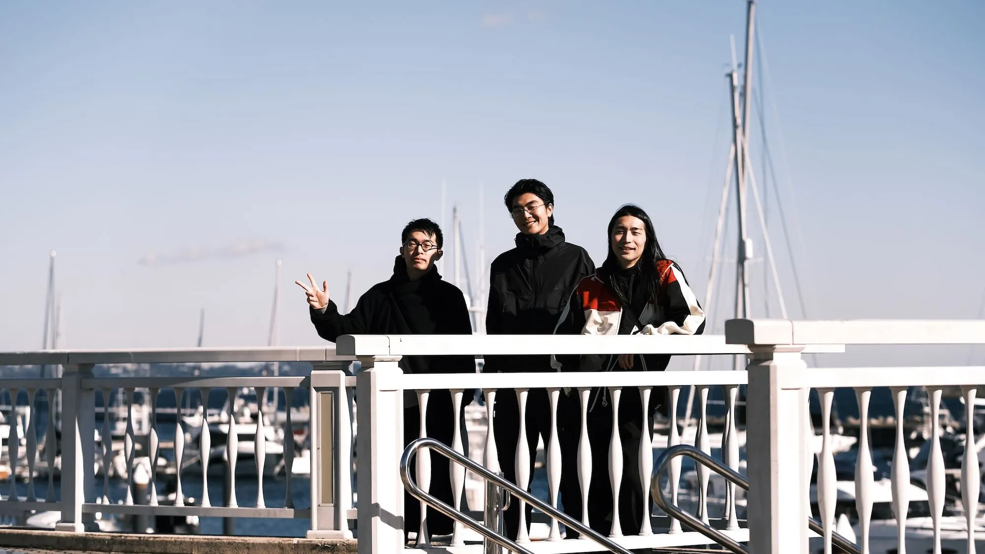 熱海で撮った集合写真その1。三脚を持っていったのでたくさん自撮りをした