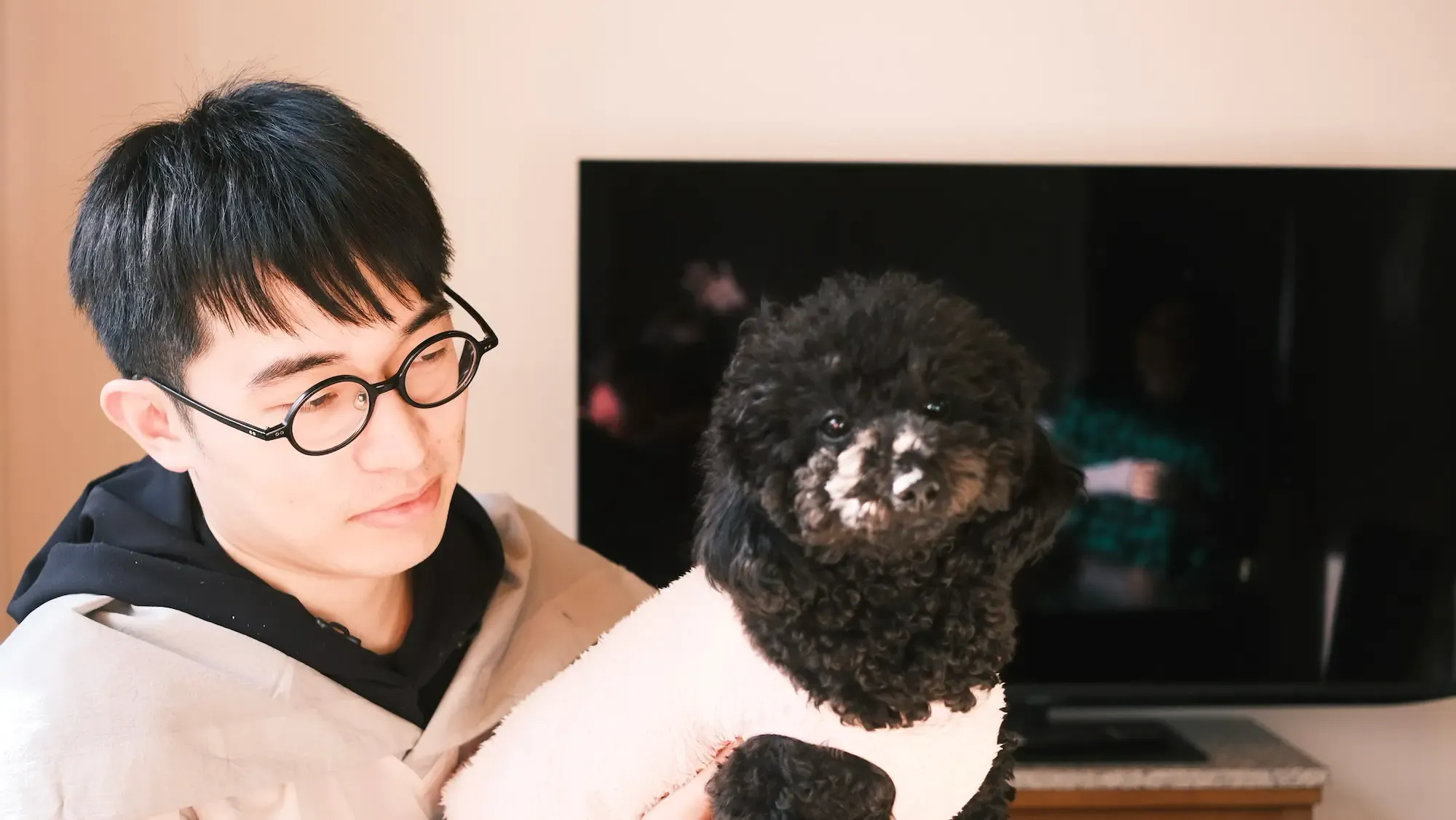 従兄弟の家の犬と戯れワイ